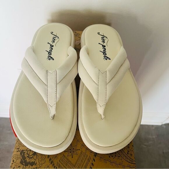 FREE PEOPLE Wonderland Leather Sandal Flip Flop, Size 8, (38 EU) White, NWT - Picture 14 of 17